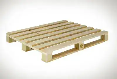 Einwegpaletten HT behandelt